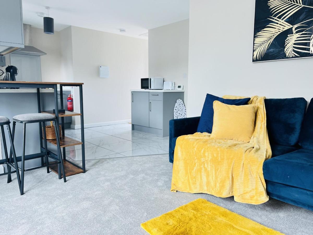 Brand New 1 Bed Apartment, 5Min Walk To Racing & Main Strip, With Electric Parking Bay & Terrace Long Stay Work Contractor Leisure - Citrine Newmarket  Exterior photo