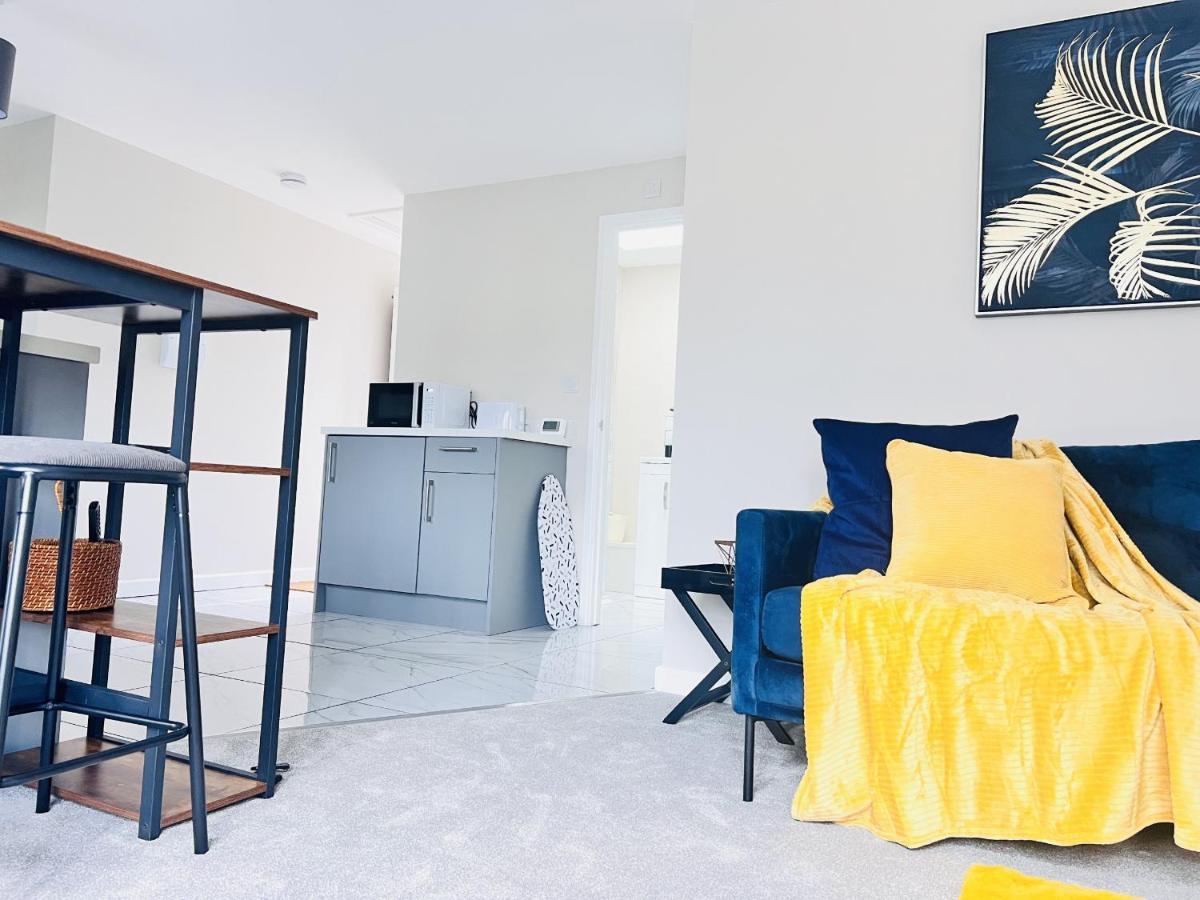 Brand New 1 Bed Apartment, 5Min Walk To Racing & Main Strip, With Electric Parking Bay & Terrace Long Stay Work Contractor Leisure - Citrine Newmarket  Exterior photo