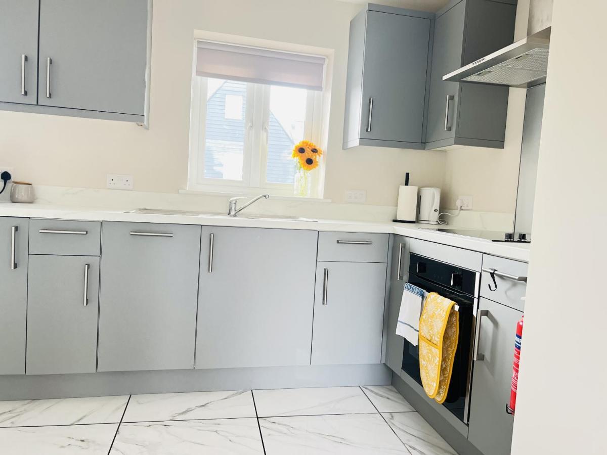 Brand New 1 Bed Apartment, 5Min Walk To Racing & Main Strip, With Electric Parking Bay & Terrace Long Stay Work Contractor Leisure - Citrine Newmarket  Exterior photo